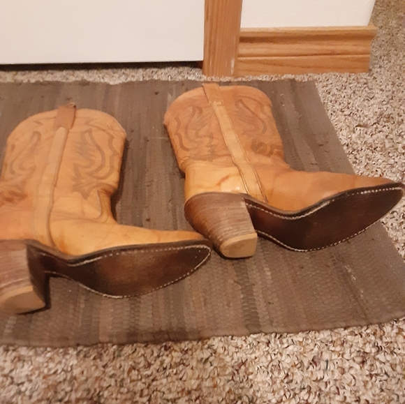 Miss Capezio Vintage Western Boots 👢 - Picture 10 of 12